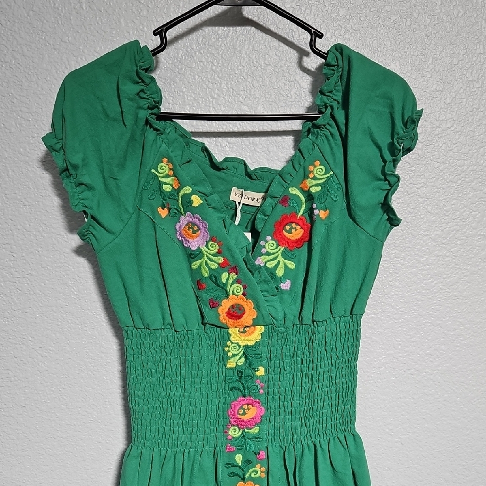 Green Floral Embroidered Dress - Picture 2 of 9
